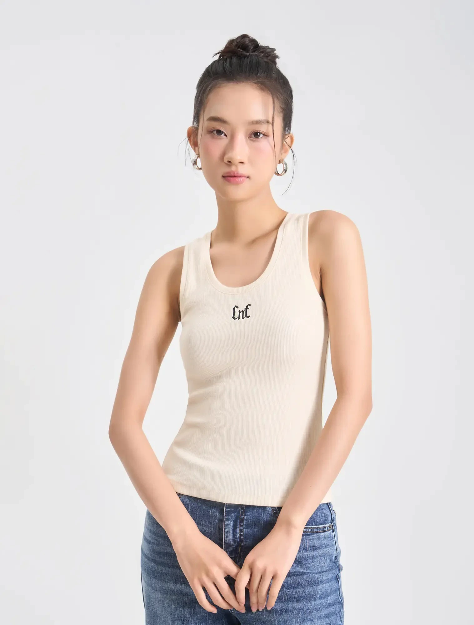 Áo ba lỗ nữ dáng ôm có hình in - Ảnh 4