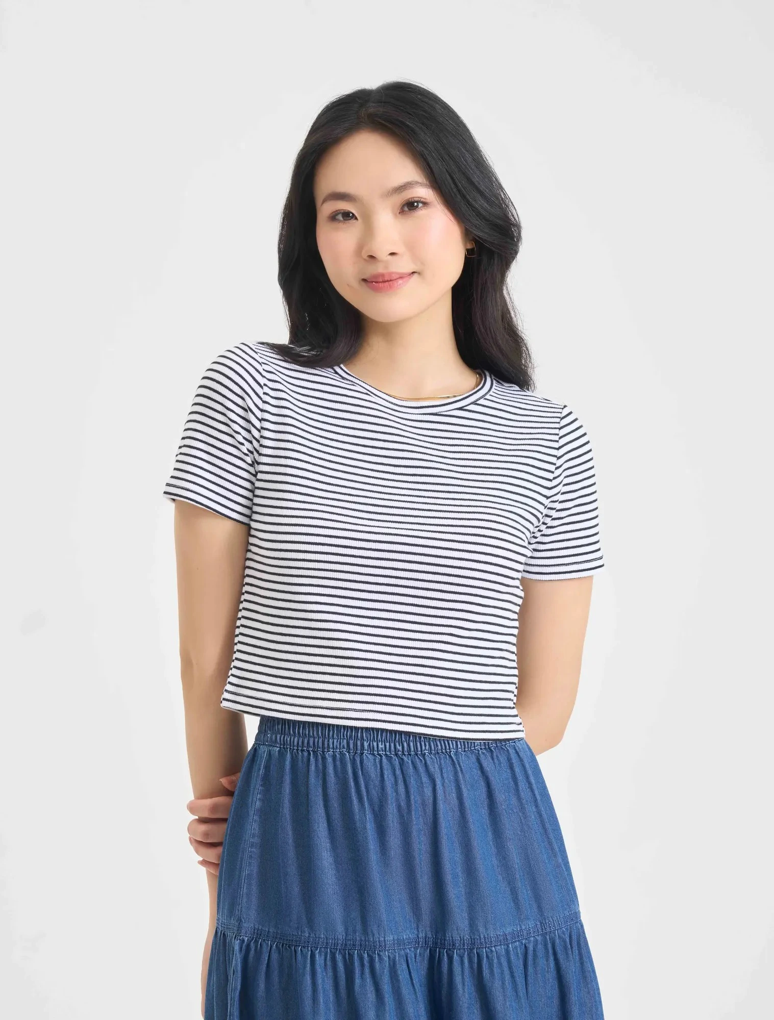 Áo phông croptop nữ hoạ tiết kẻ - Ảnh 5